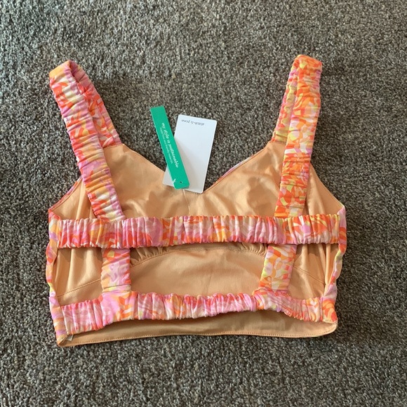 Crop top - Picture 2 of 3